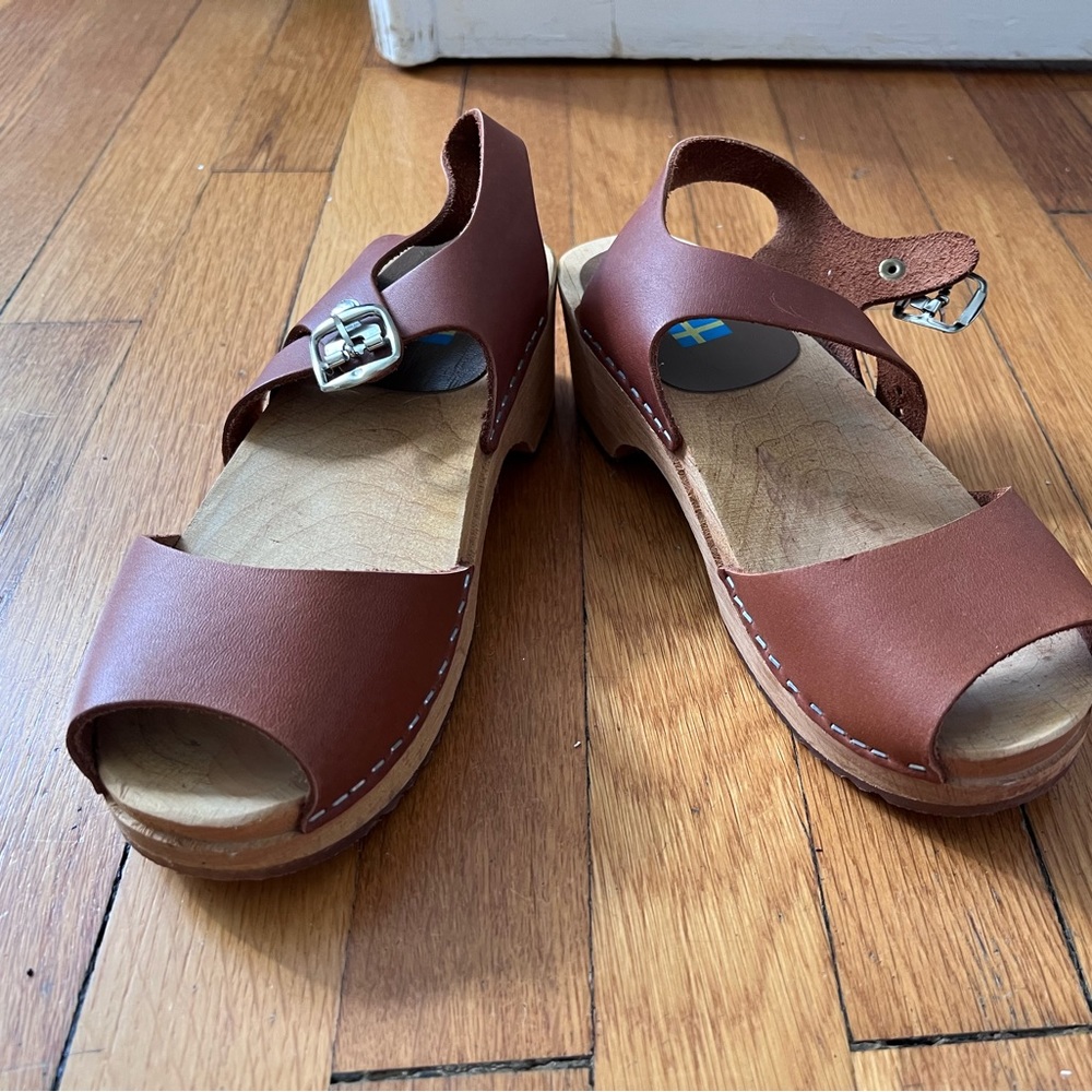 MIA Anja Swedish Ankle Buckle Peep Open Toe Clogs Size 37 ModCloth Leather Brown